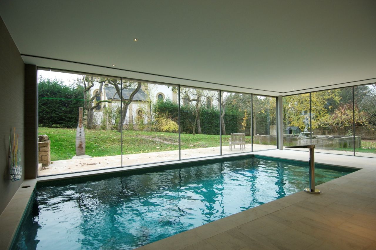 Livingbox Schwimmhalle Minimal Windows 